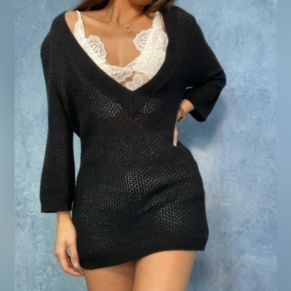 New York & Company Black V Neck Long Sweater